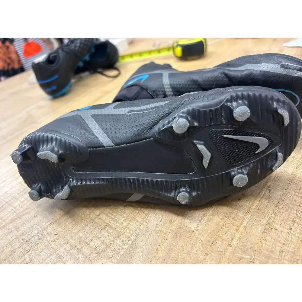 Nike Phantom GT2 Soccer Cleats Size 4.5